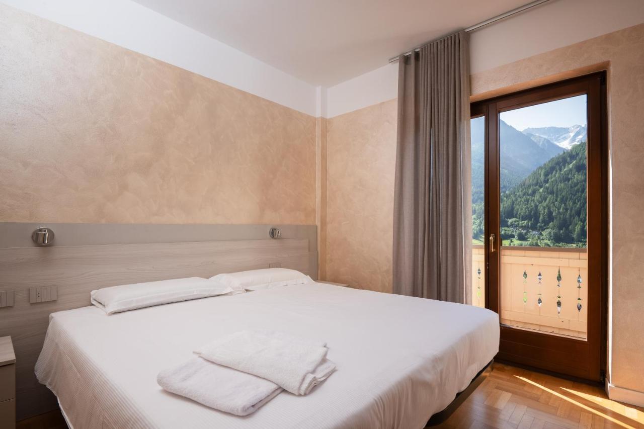 Hotel Vezza Alpine Lodge & Spa Vezza dʼOglio Eksteriør billede