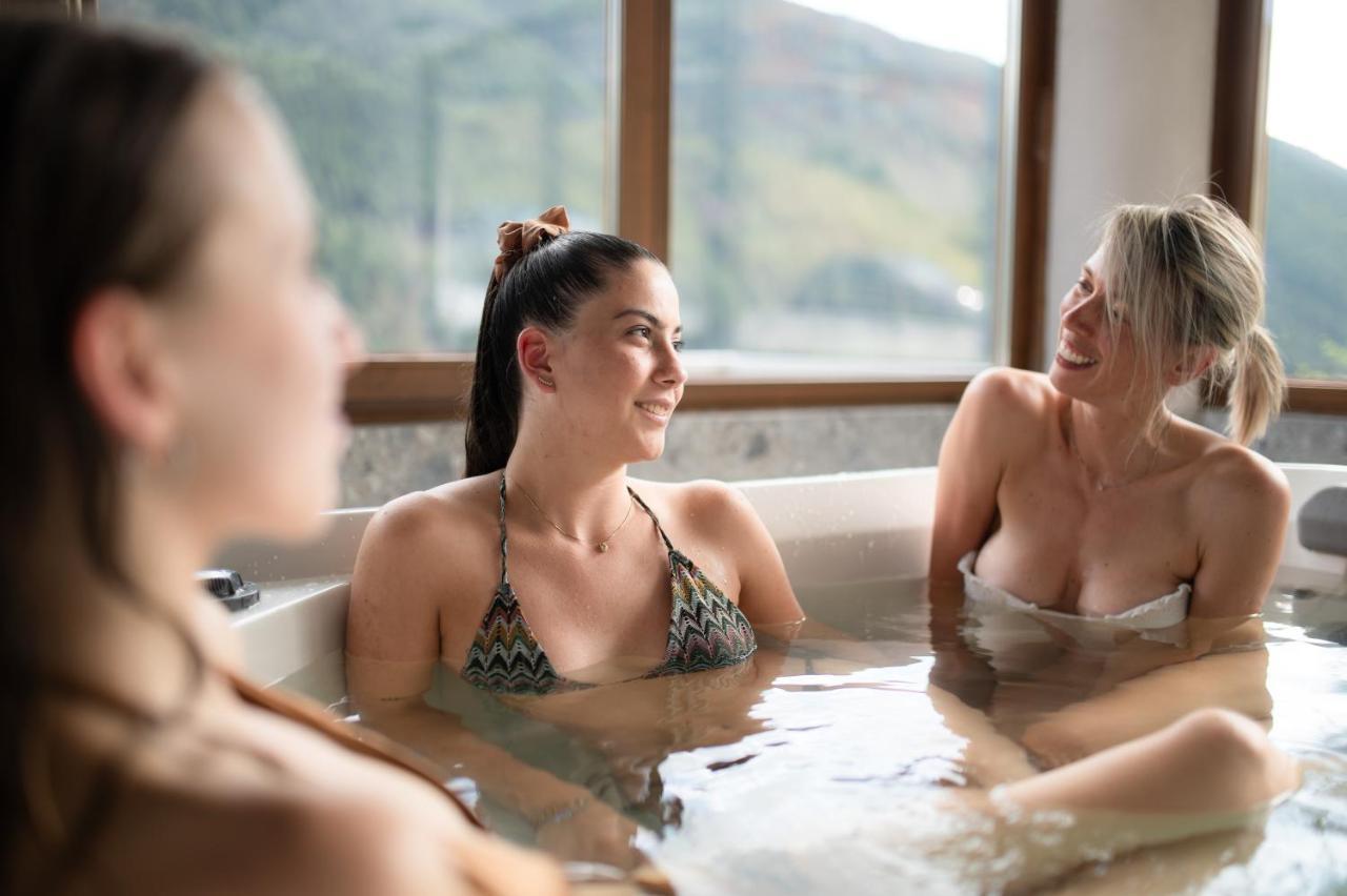 Hotel Vezza Alpine Lodge & Spa Vezza dʼOglio Eksteriør billede